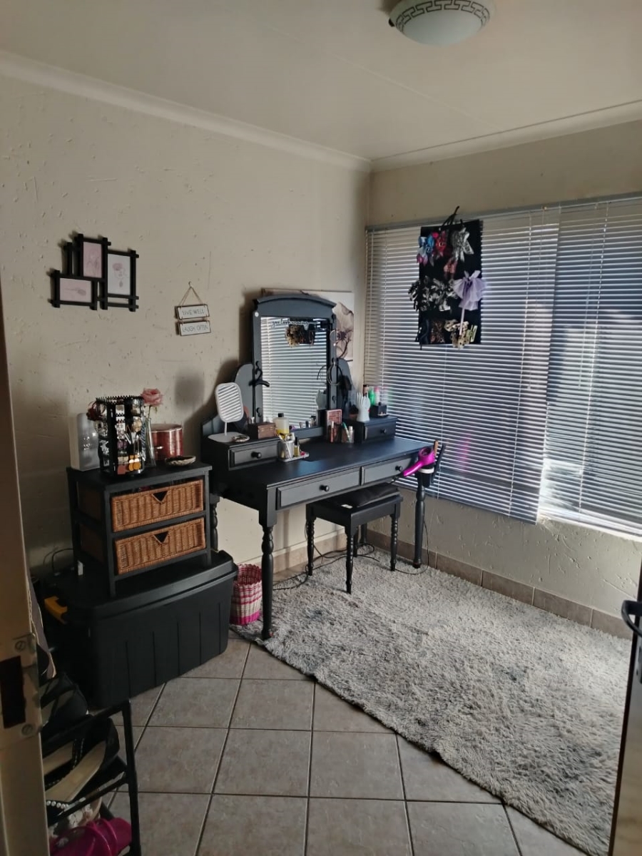 2 Bedroom Property for Sale in Vaalpark Free State